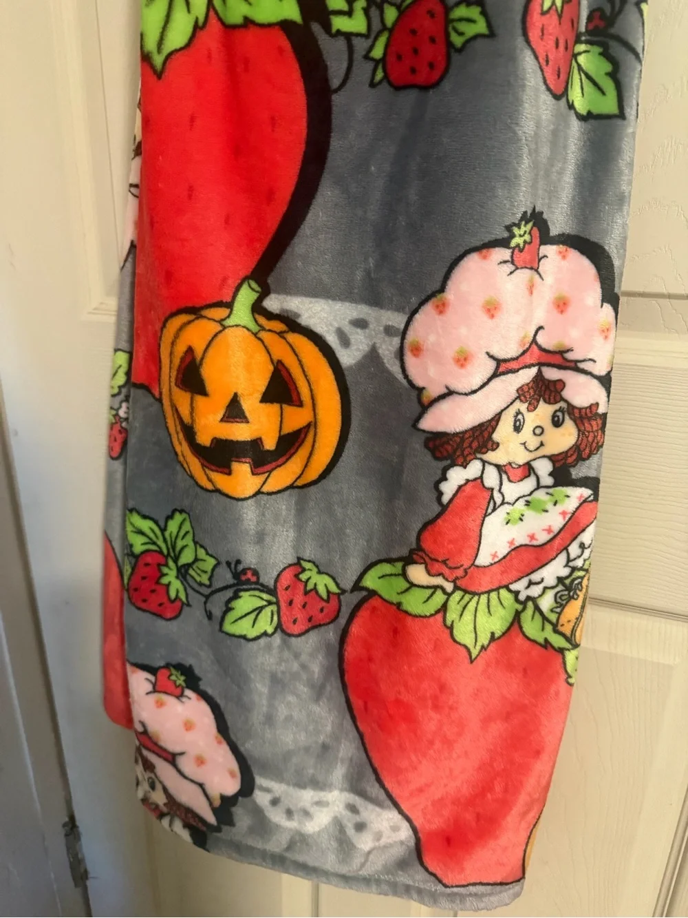 Strawberry Shortcake Halloween Pumpkin Plush Throw